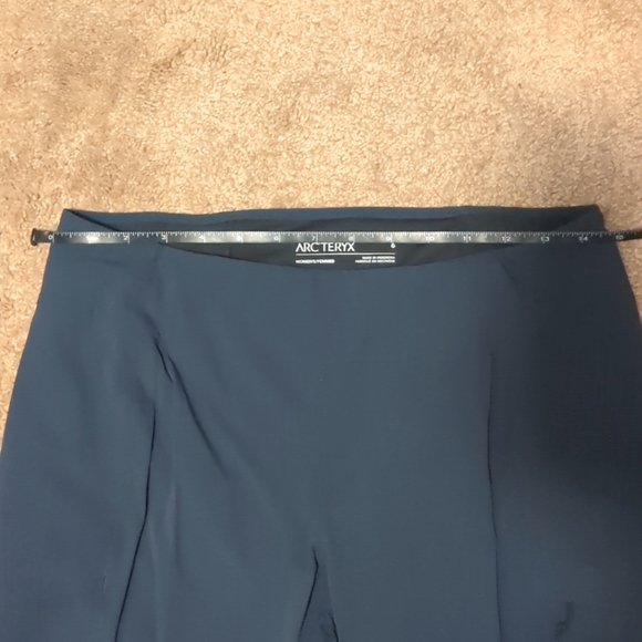 Arc'teryx "Sabria" Hiking Pants in Navy Size 6 UPF 50+ - Picture 8 of 10